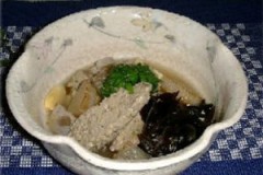 鰯団子と春大根わかめの沢煮椀